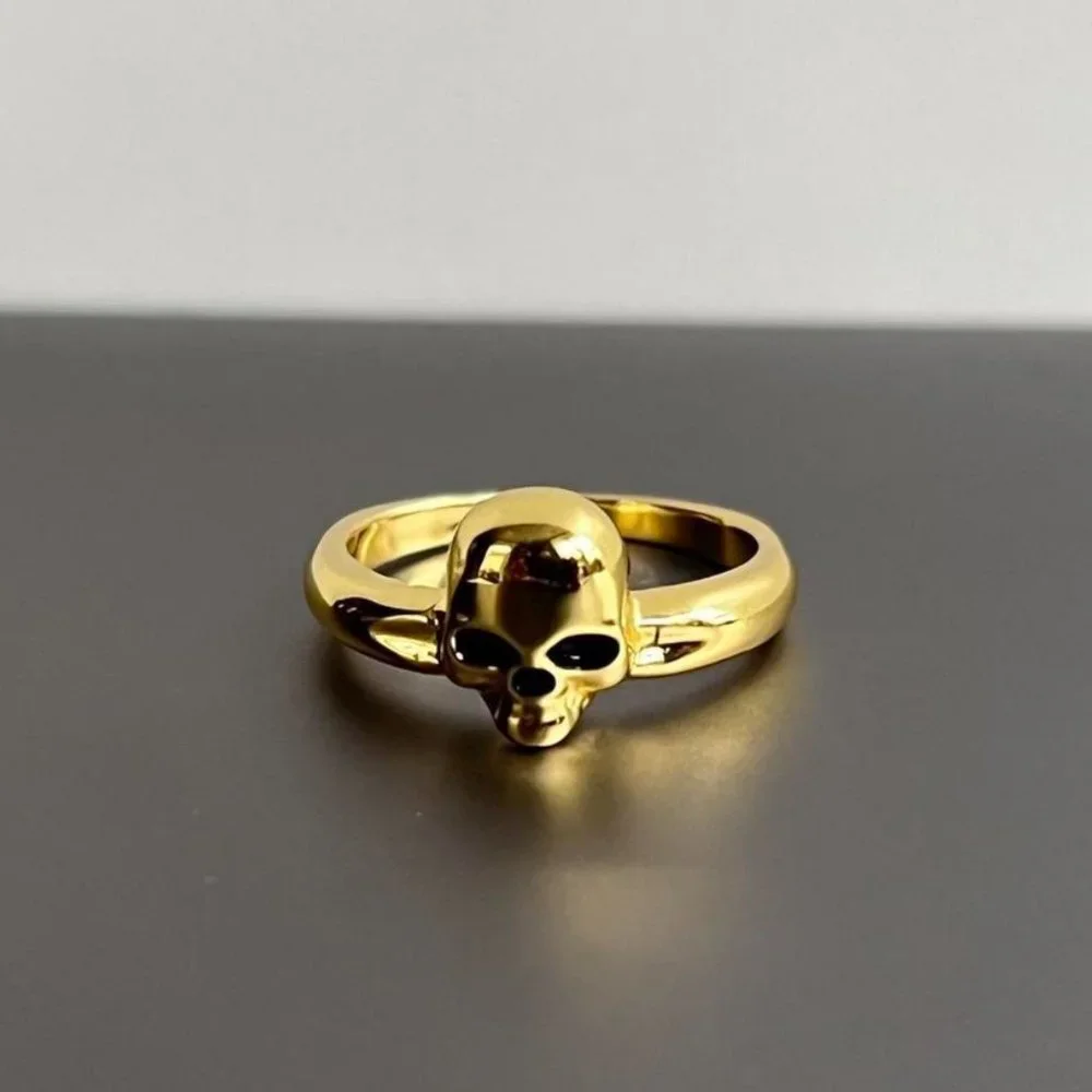 Y2K 2000s vintage retro style gold skull ring